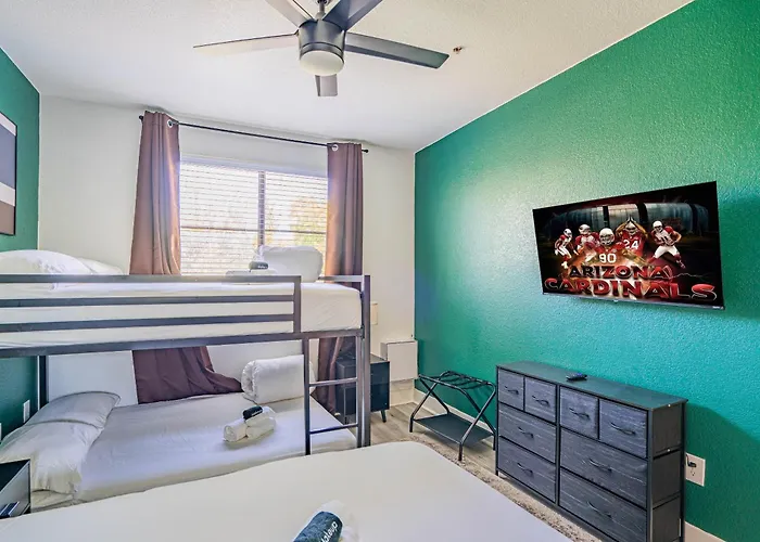 Glitzy 2br Walk To Westgate Pool Gym Wd *