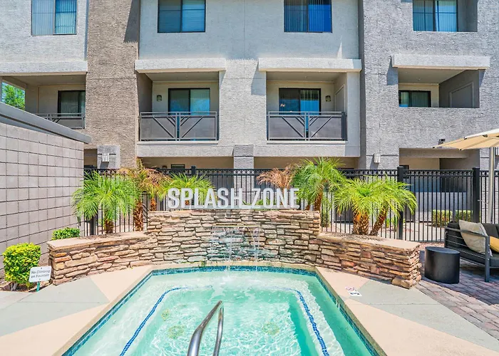 Glitzy 2br Walk To Westgate Pool Gym Wd * Glendale