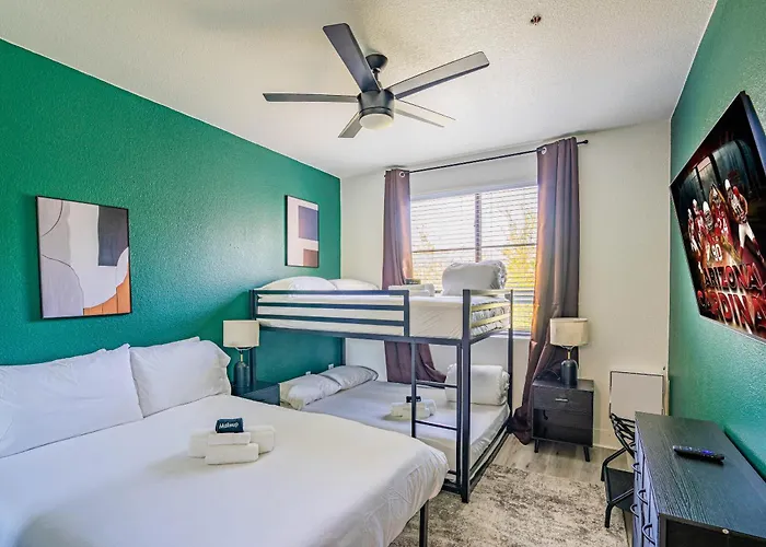 Glitzy 2br Walk To Westgate Pool Gym Wd