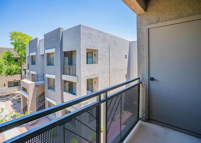 Apartment Glitzy 2br Walk To Westgate Pool Gym Wd Glendale