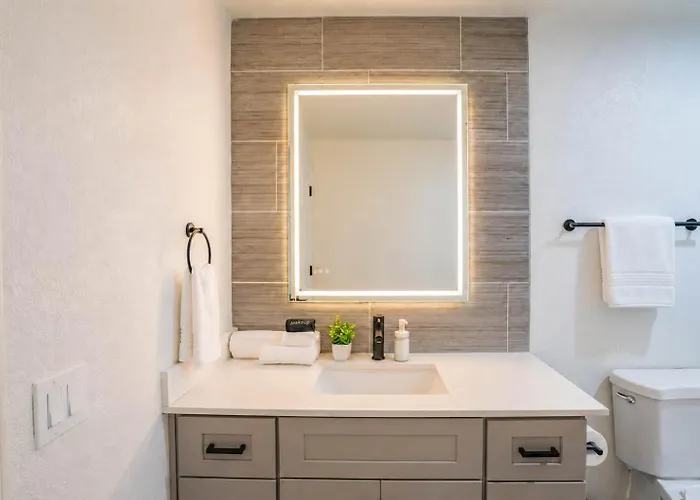 Apartment Glitzy 2br Walk To Westgate Pool Gym Wd